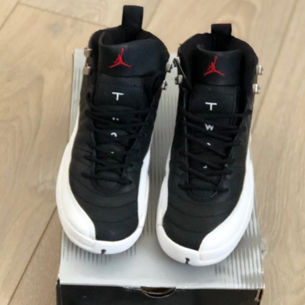 Air Jordan 12 Retro GS size 5Y